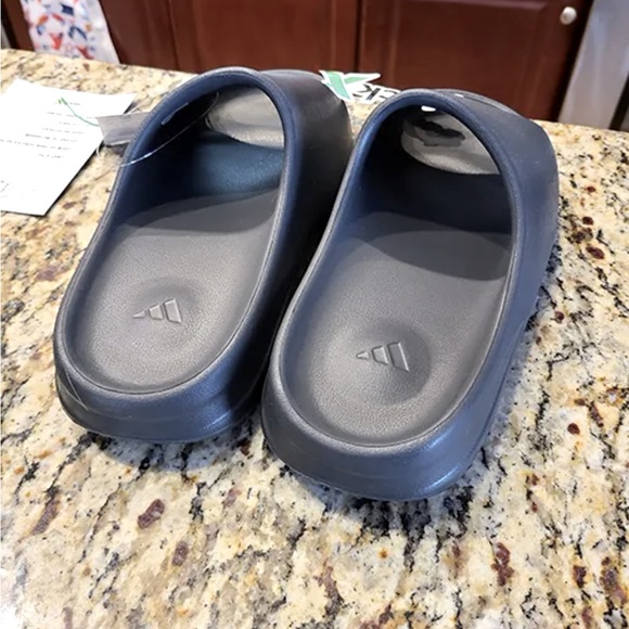 Yeezy Other - Black Yeezy slides